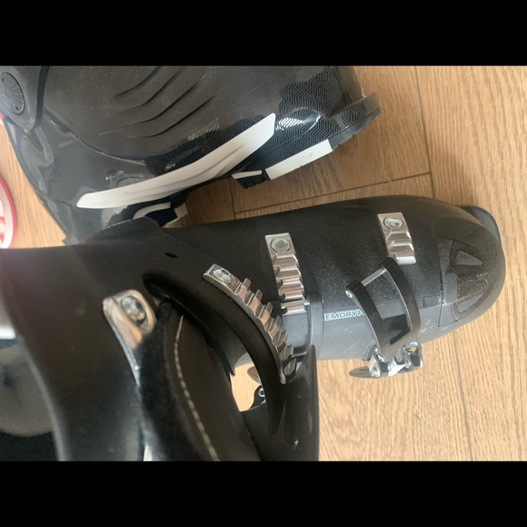 Winter Ski boots - Picture 2 of 9